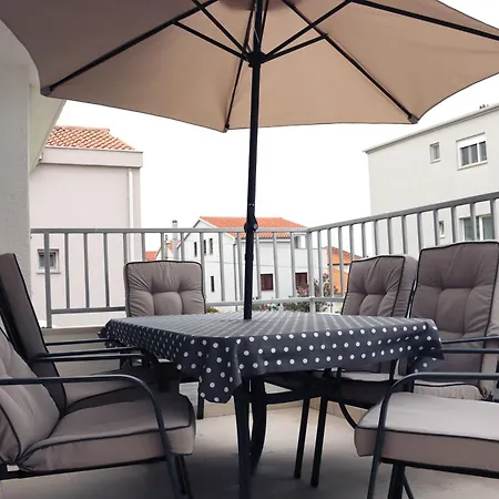 Pepi 4 Apartman Zára