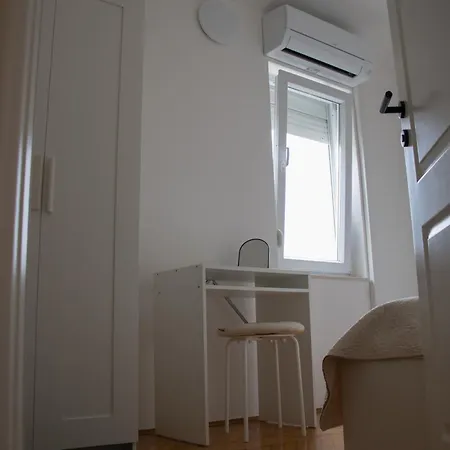 Apartman Pepi 4 *